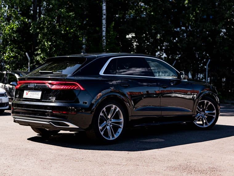 Audi Q8 2022 года, 115 834 км - вид 2