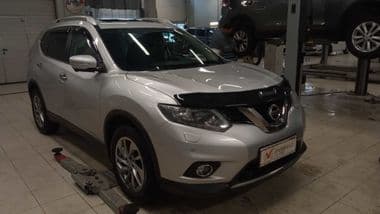 Nissan X-trail 2015 года, 153 728 км - вид 2