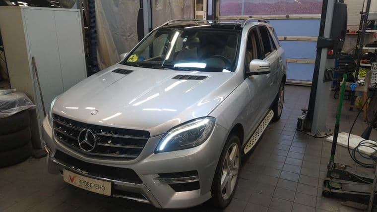 Mercedes-Benz M-класс 2012 года, 139 000 км - вид 1