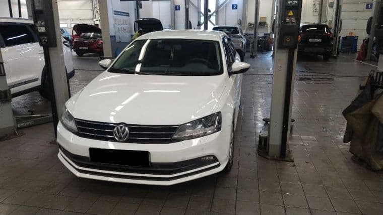 Volkswagen Jetta 2018 года, 212 593 км - вид 1