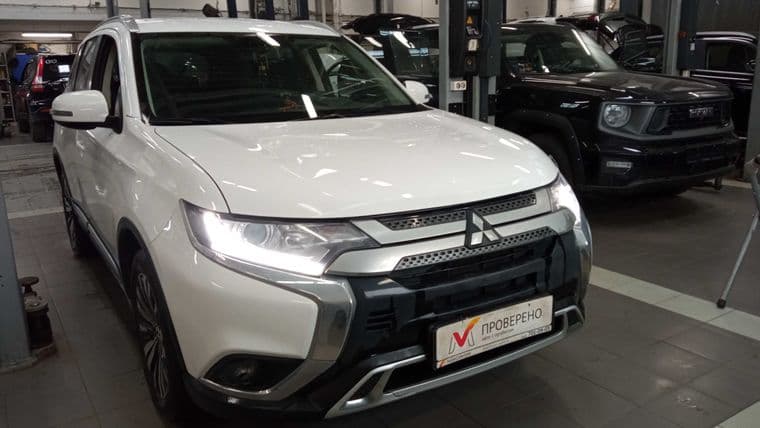 Mitsubishi Outlander, 2019 - вид 1