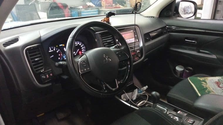 Mitsubishi Outlander, 2019 - вид 4