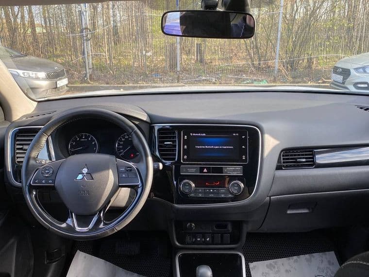 Mitsubishi Outlander, 2019 - вид 3