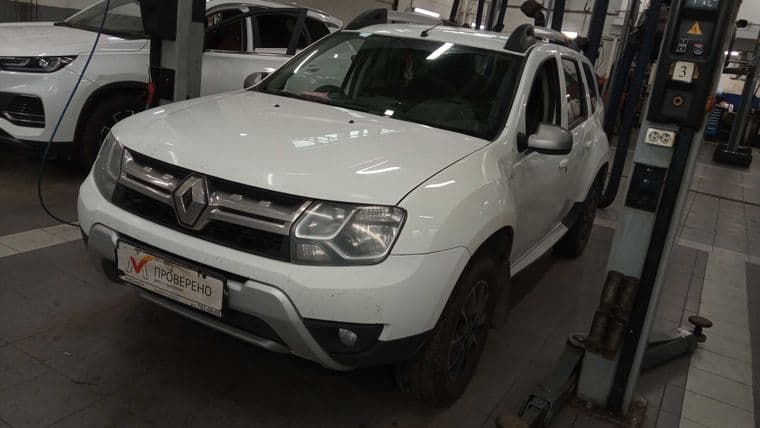 Renault Duster 2018 года, 272 426 км - вид 1