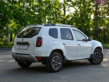 Renault Duster 2018 года, 272 426 км - вид 2