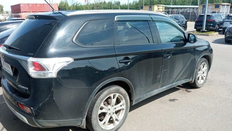 Mitsubishi Outlander, 2014 - вид 2