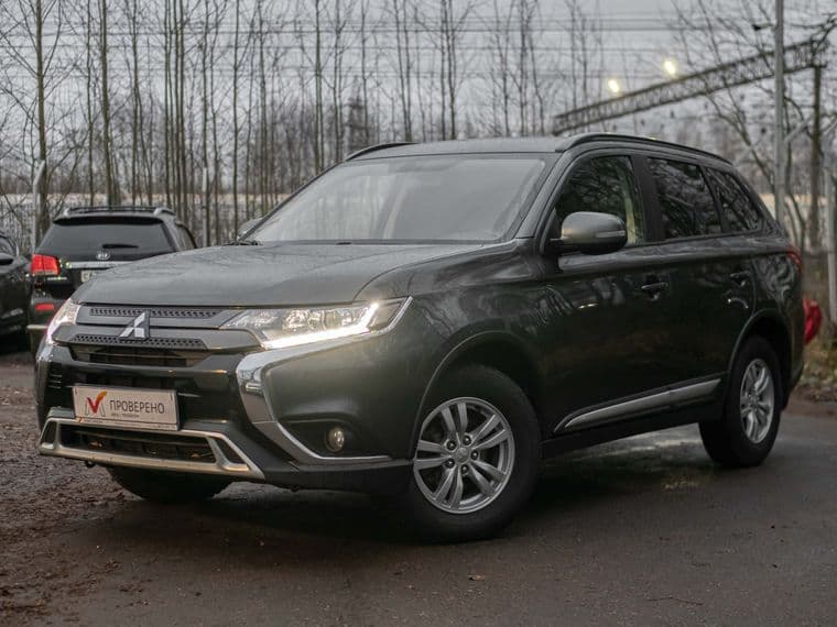 Mitsubishi Outlander, 2022