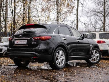 Infiniti QX70 2016 года, 163 861 км - вид 2