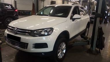 Volkswagen Touareg 2011 года, 129 725 км - вид 1
