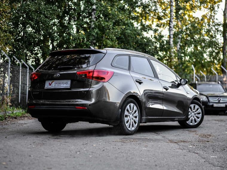 KIA Ceed 2018 года, 216 965 км - вид 2