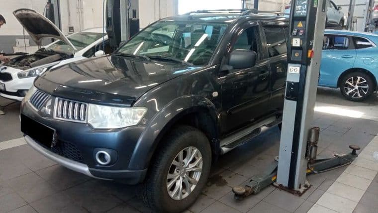 Mitsubishi Pajero Sport, 2011