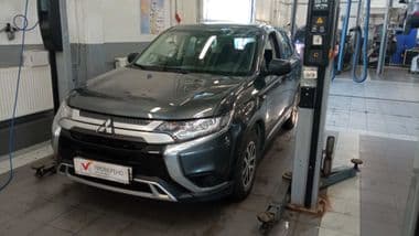 Mitsubishi Outlander 2020 года, 55 133 км - вид 2