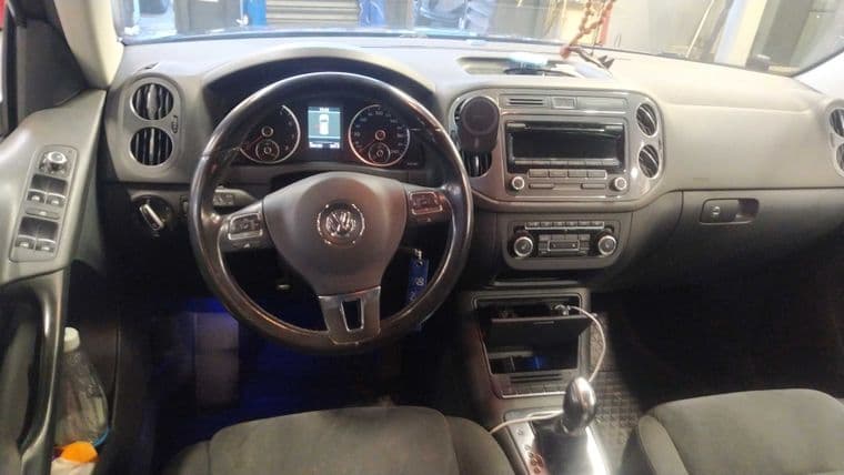 Volkswagen Tiguan, 2012 - вид 4