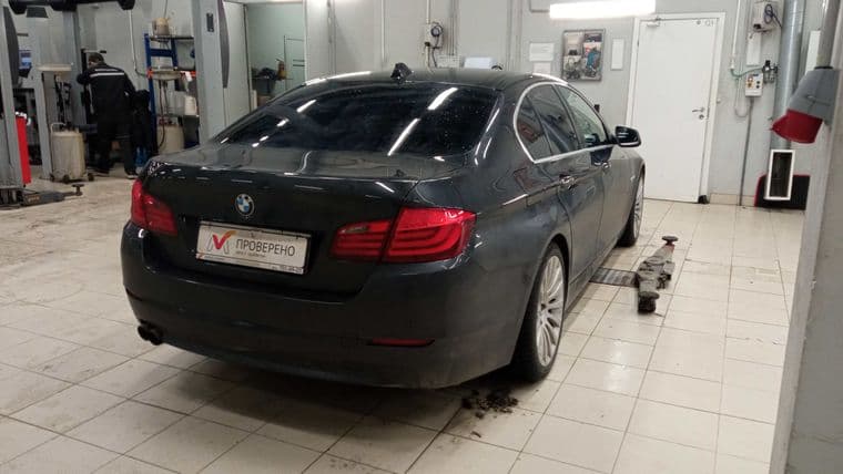 BMW 5 серия, 2011 - вид 2