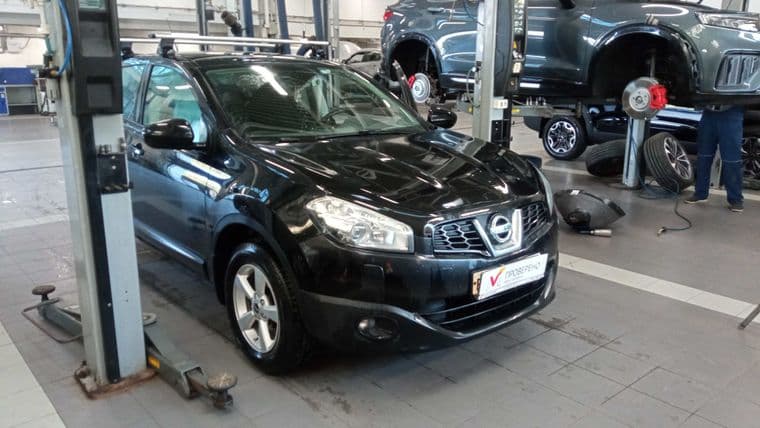 Nissan Qashqai 2011 года, 193 000 км - вид 2