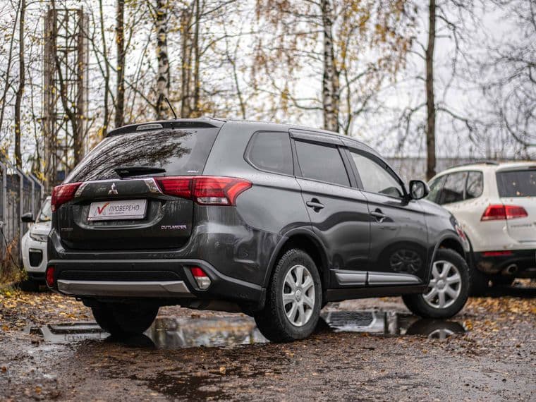 Mitsubishi Outlander, 2015 - вид 1