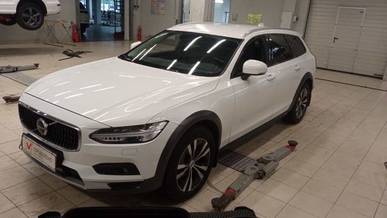 Volvo V90 Cross Country, 2021