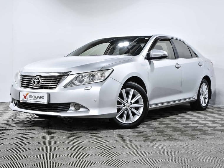 Toyota Camry, 2012