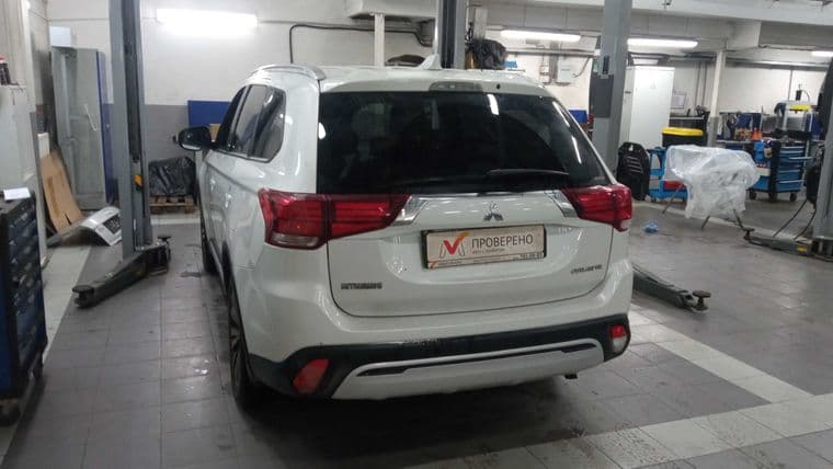 Mitsubishi Outlander, 2019 - вид 3