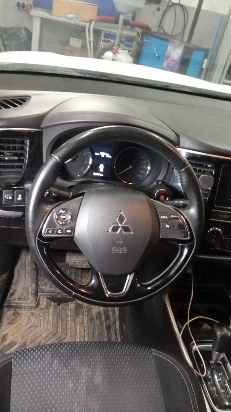 Mitsubishi Outlander, 2019 - вид 4