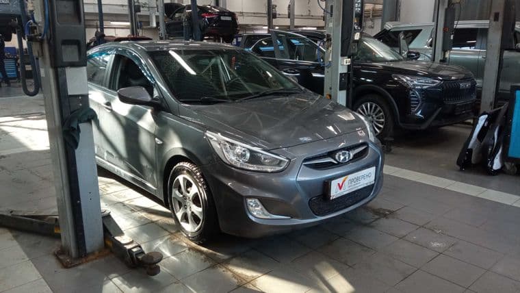 Hyundai Solaris 2013 года, 216 815 км - вид 2