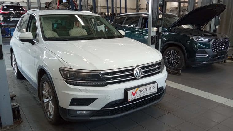 Volkswagen Tiguan, 2018 - вид 1
