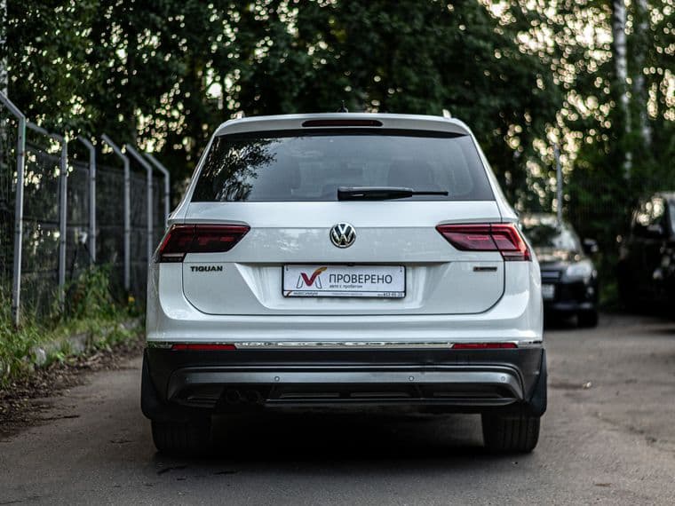 Volkswagen Tiguan, 2018 - вид 3