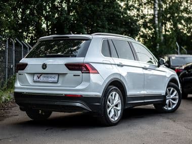 Volkswagen Tiguan 2018 года, 219 967 км - вид 2
