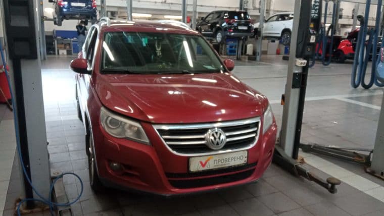 Volkswagen Tiguan 2009 года, 210 254 км - вид 2