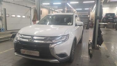 Mitsubishi Outlander 2018 года, 124 391 км - вид 1