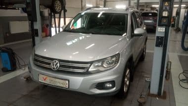 Volkswagen Tiguan 2013 года, 166 541 км - вид 1