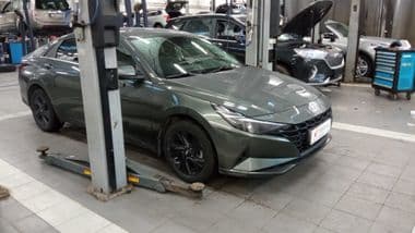 Hyundai Elantra 2021 года, 58 000 км - вид 2