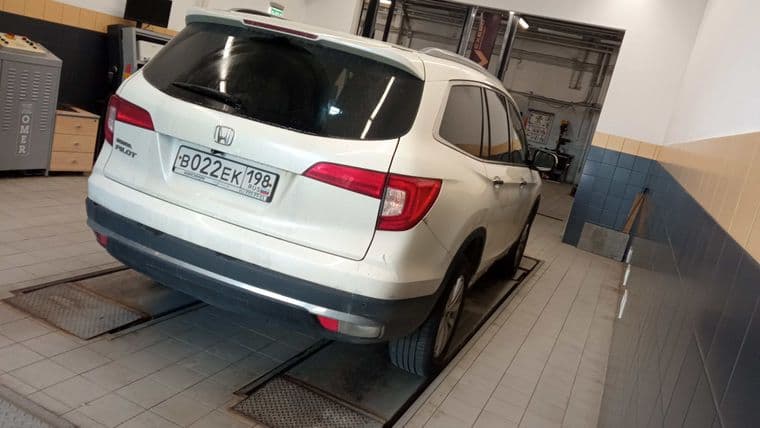 Honda Pilot 2018 года, 152 563 км - вид 2