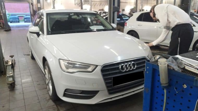 Audi A3 2013 года, 271 545 км - вид 2