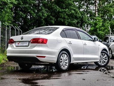 Volkswagen Jetta 2013 года, 231 242 км - вид 2