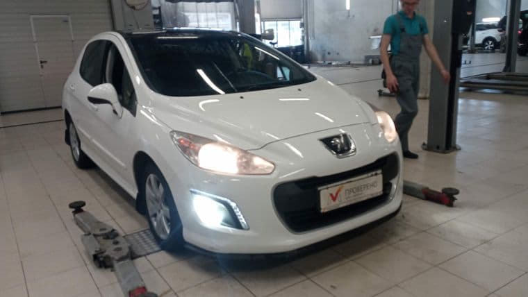 Peugeot 308, 2012 - вид 1