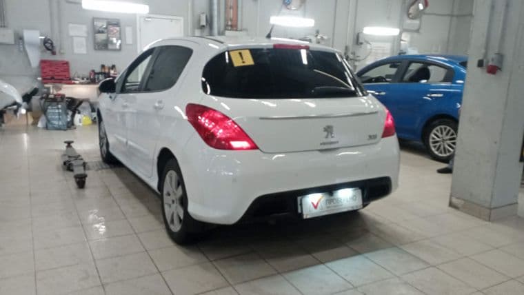 Peugeot 308, 2012 - вид 3