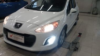 Peugeot 308 2012 года, 187 528 км - вид 1