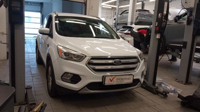 Ford Kuga 2017 года, 140 314 км - вид 2