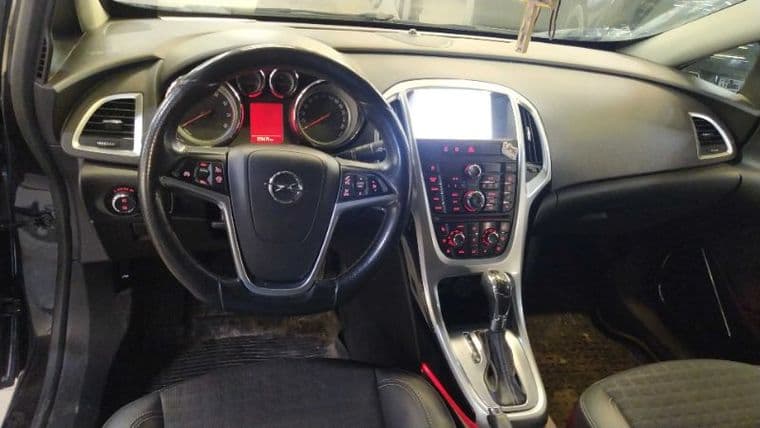 Opel Astra GTC, 2013 - вид 4