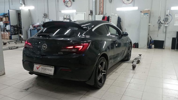 Opel Astra GTC, 2012 - вид 2