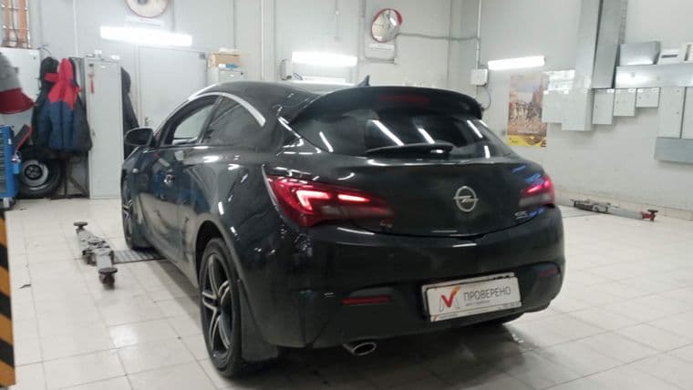 Opel Astra GTC, 2012 - вид 3