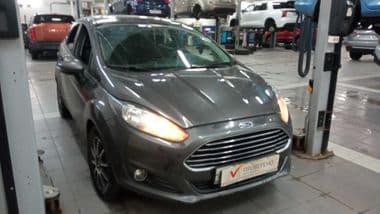 Ford Fiesta 2017 года, 128 677 км - вид 2