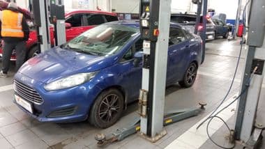 Ford Fiesta 2016 года, 121 757 км - вид 1