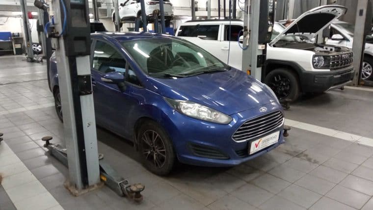 Ford Fiesta 2016 года, 121 757 км - вид 2