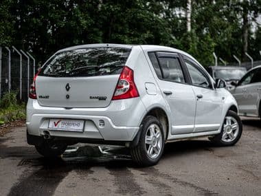 Renault Sandero 2013 года, 158 976 км - вид 2