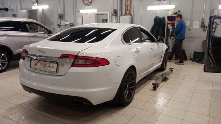 Jaguar Xf, 2010 - вид 2