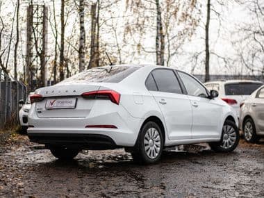 Skoda Rapid 2021 года, 117 500 км - вид 2