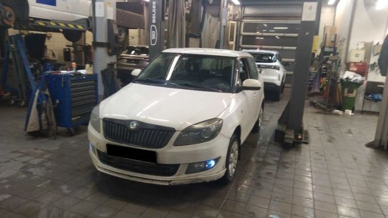 Skoda Fabia 2012 года, 145 152 км - вид 1
