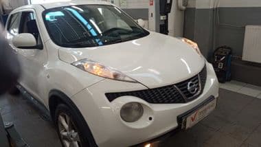 Nissan Juke 2011 года, 216 289 км - вид 2